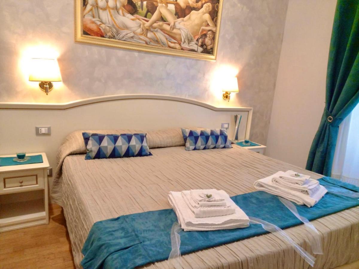 Domus Via Veneto Bed and breakfast 2*