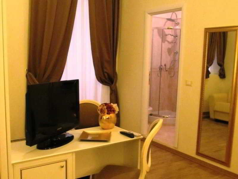Domus Via Veneto Bed & Breakfast 2*